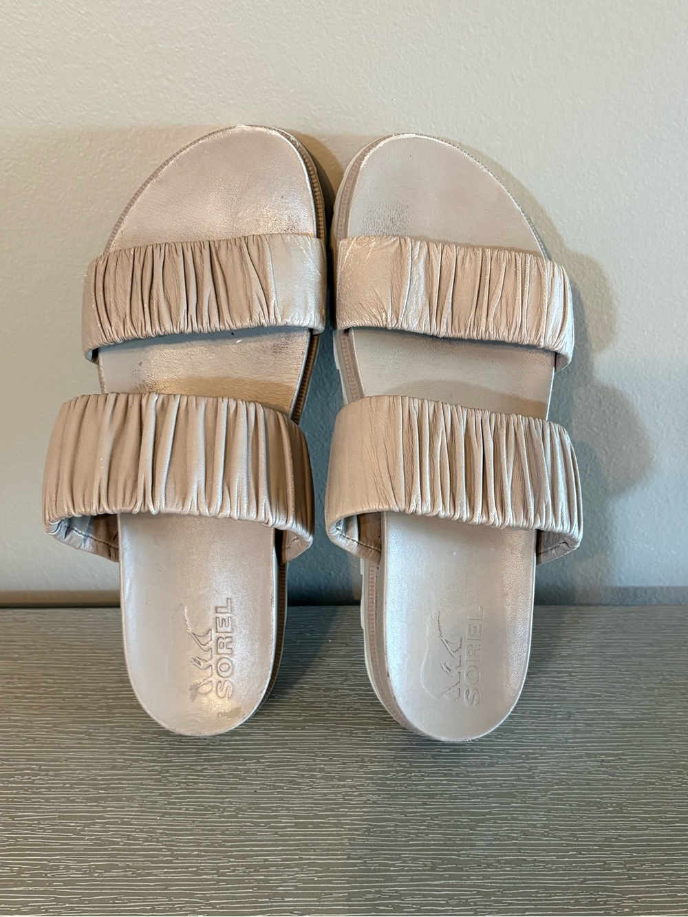 Sorel Roaming Two Strap Slide Flat Sandal in Omega Taupe Chalk size 10